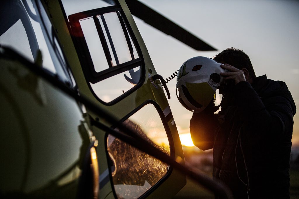Flying school - Private  (PPL-H) & Professional (CPL-H) pilot training - Mont Blanc Hélicoptères Courchevel